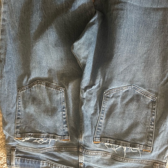 Abercrombie and Fitch Ankle Straight Ultra High Rise Jeans - Picture 3 of 5